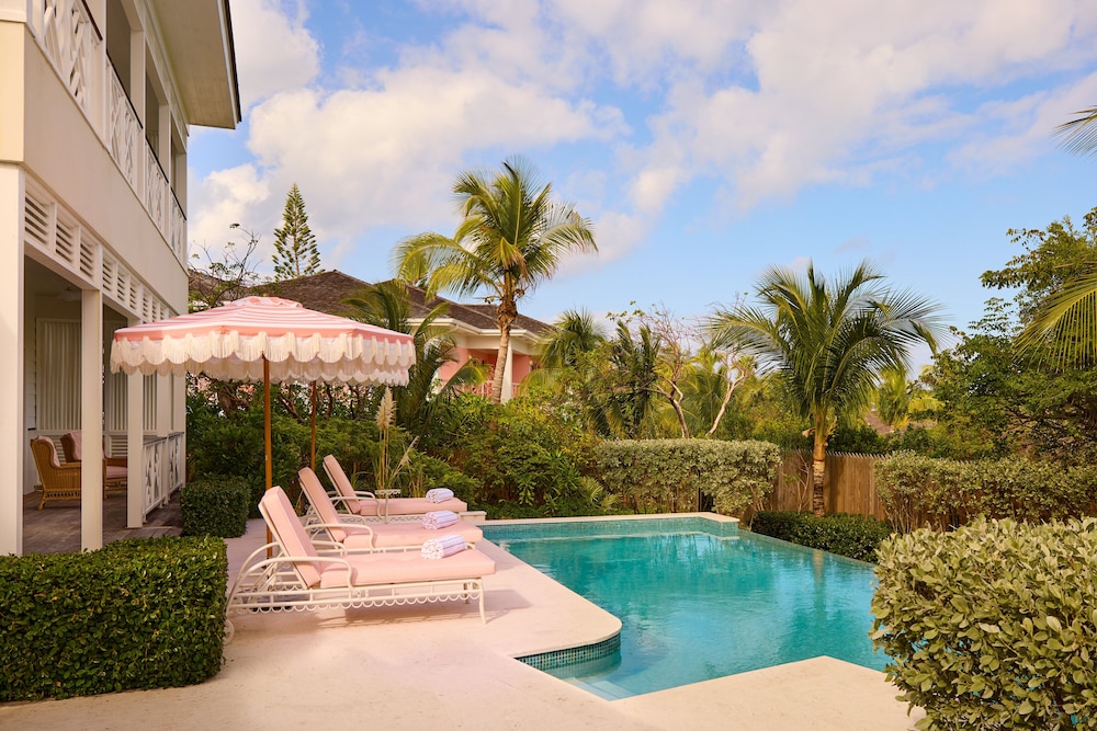 Coral Sands Villa w Private Pool Steps to the Beach & Full Resort Amenities in Dunmore Town, Bahamas