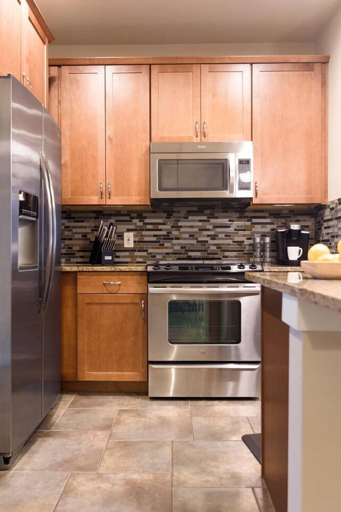 Spacious 3br 3ba Minutes From DT by Domio - photo 13