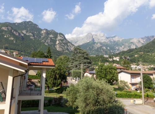 Mamma Ciccia Holiday Home Casa Imperia — 4-Star Luxury Hotel in Mandello Del Lario, Italy