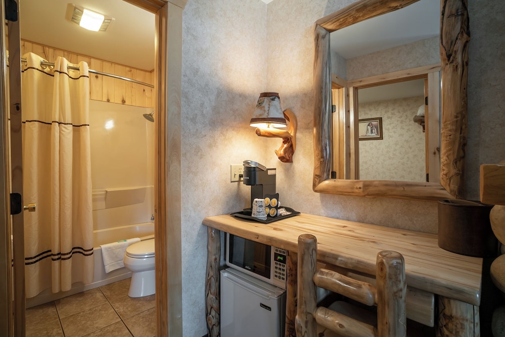 Spirit Lake Lodge - photo 22