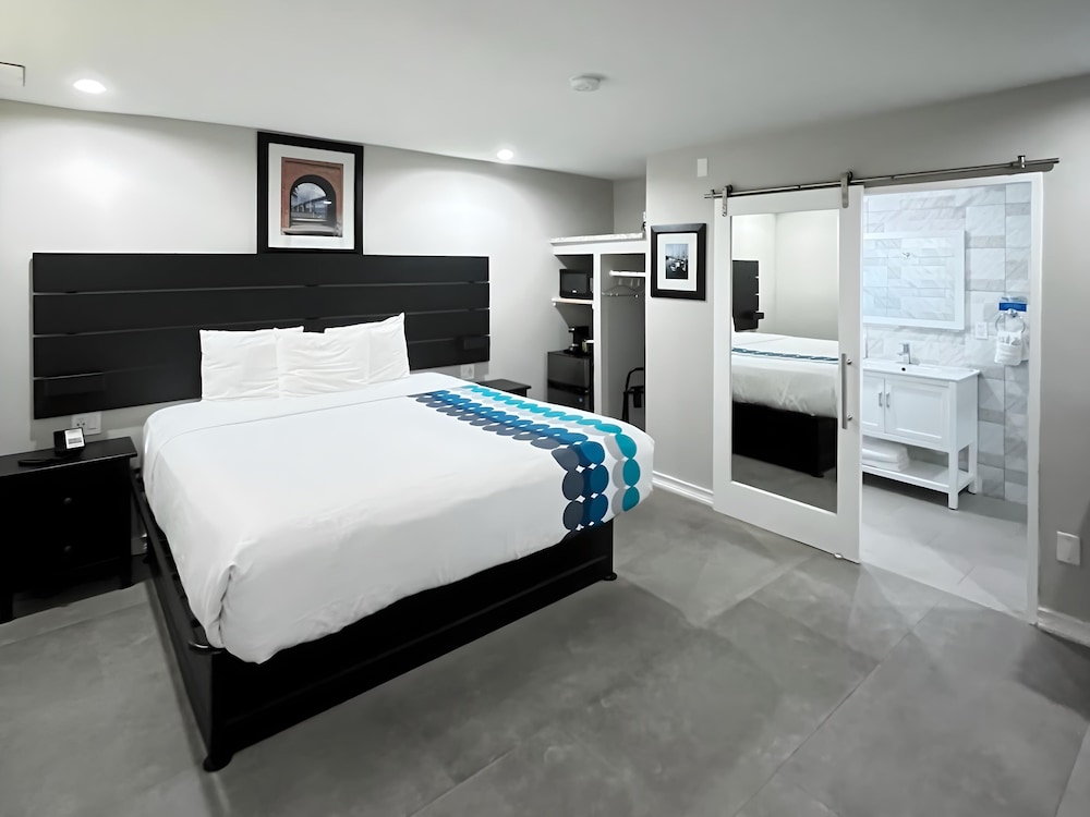 Inn By the Bay Monterey - photo 4