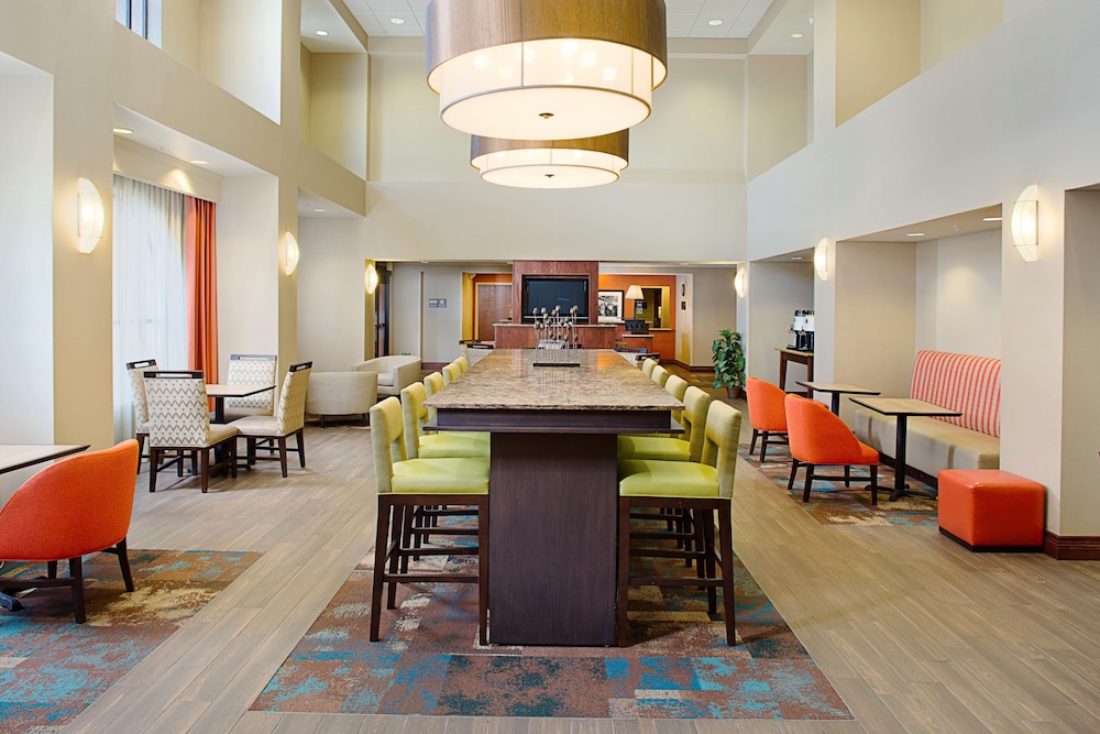 Hampton Inn & Suites Lancaster - photo 23