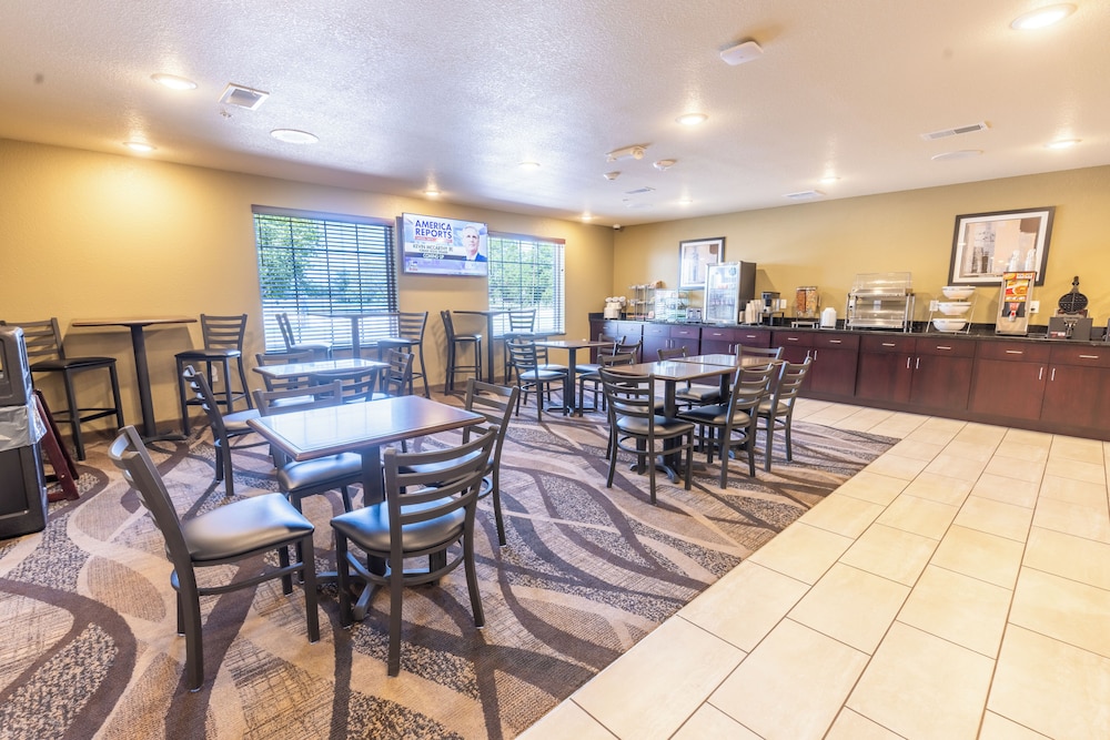 Cobblestone Inn & Suites Winters - photo 74