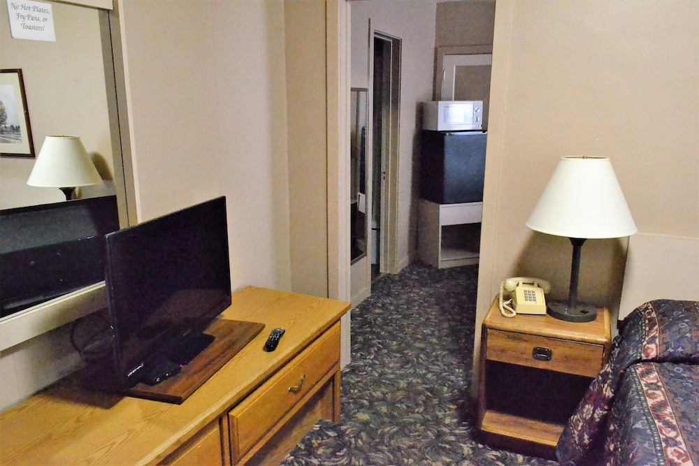 Innkeeper Motel - photo 36