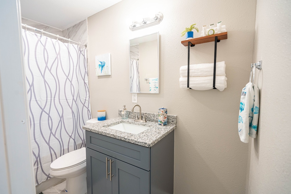 University Serenity Suites 14th - photo 25