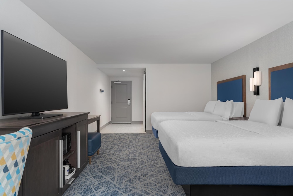 Hampton Inn Pawtucket - photo 13