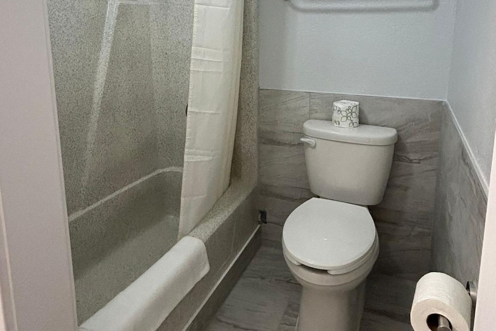 Key Inn Roseville - photo 21