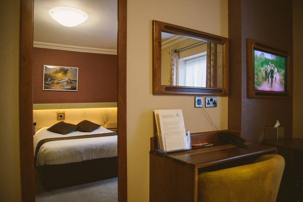 Farnham Arms Hotel