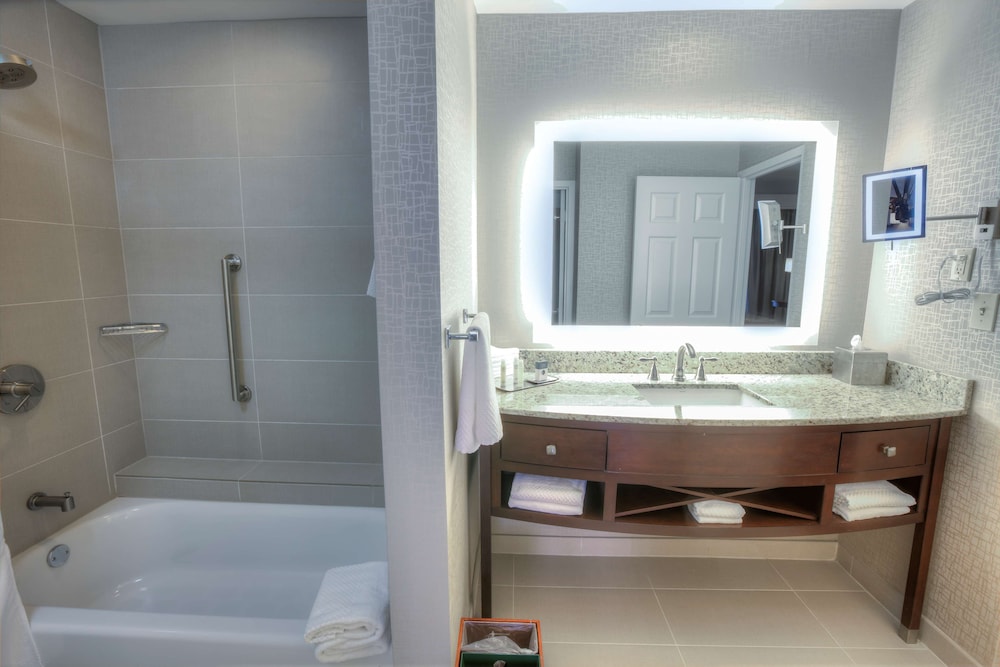 Doubletree Suites by Hilton at The Battery Atlanta - photo 30