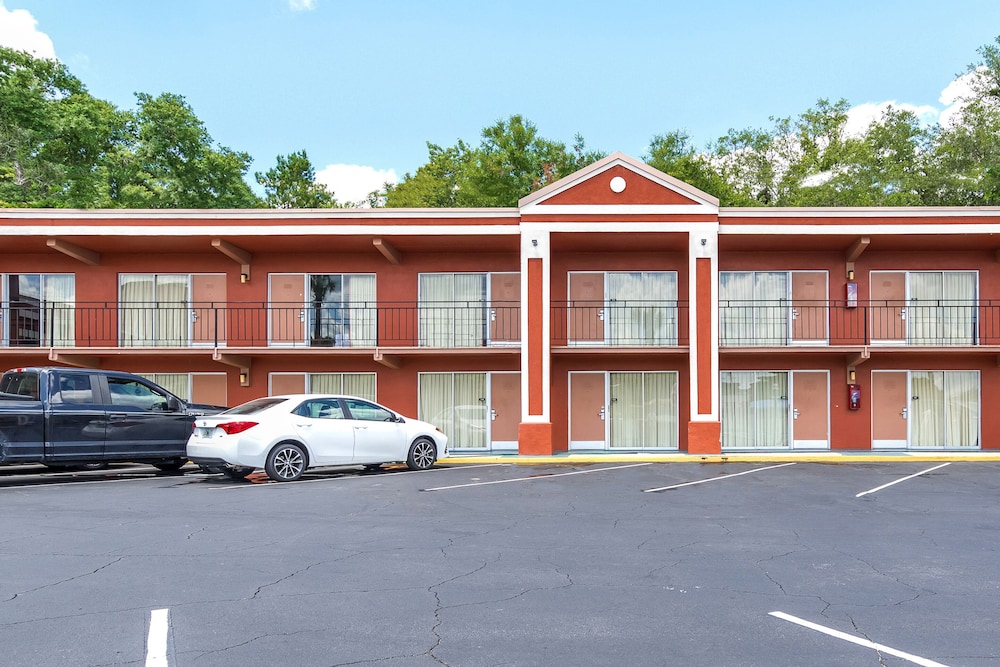 OYO Hotel Mustang Silverspring FL - photo 25