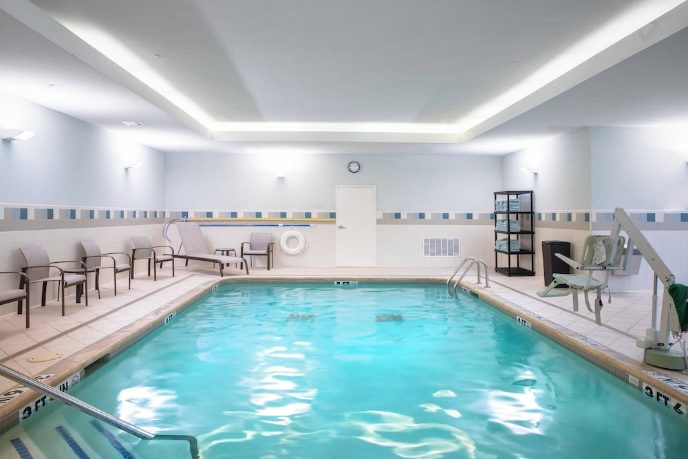 Courtyard Marriott Denton - photo 14