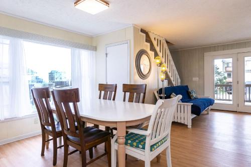 BeachyPeachyKeen by Oak Island Accommodations - photo 4
