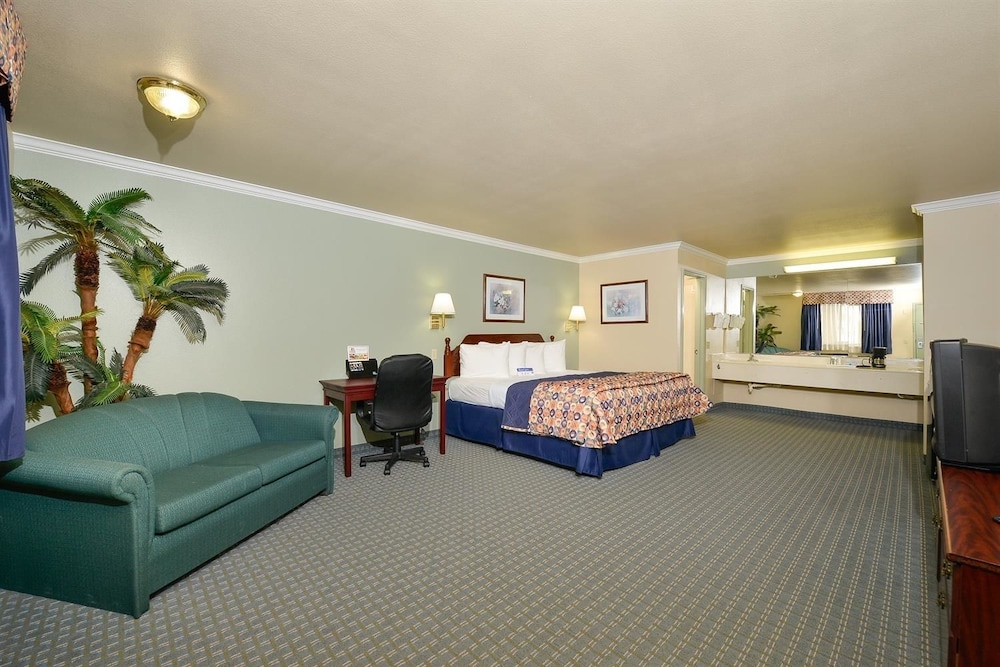 Americas Best Value Inn Houston Hobby Airport - photo 4