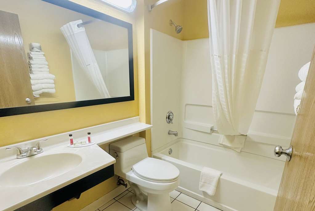 Super 8 by Wyndham Warrenton - photo 29