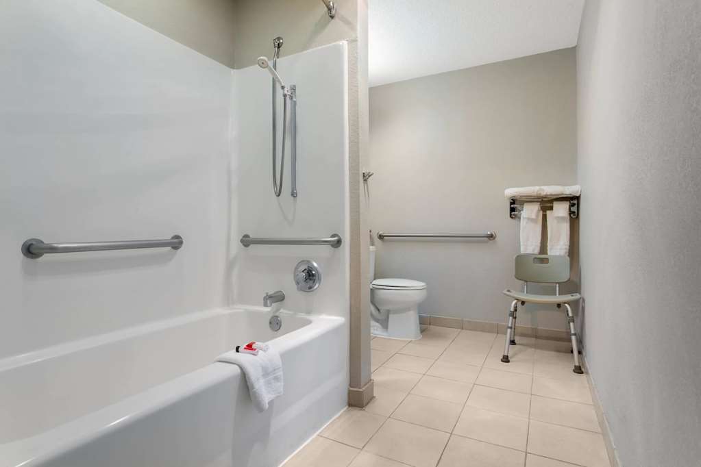 Microtel Inn & Suites by Wyndham Philadelphia Airport - photo 14