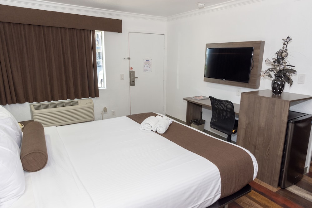Value Inn Bellflower - photo 6
