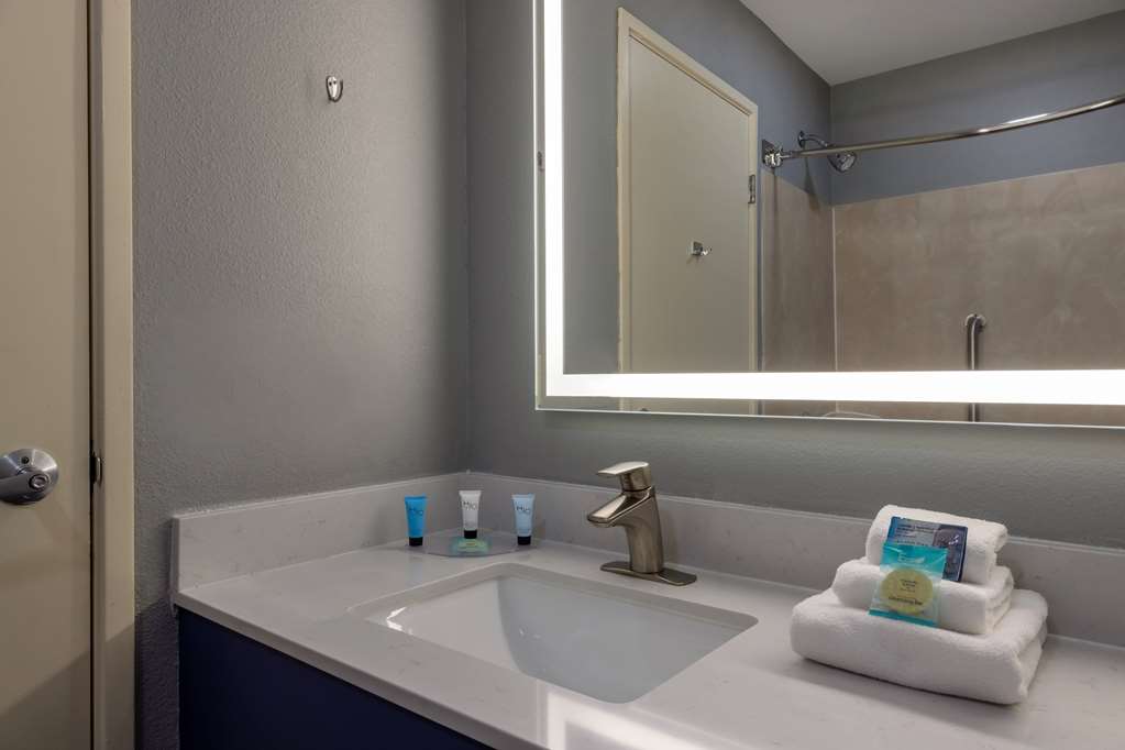 AmericInn by Wyndham Duluth - photo 38