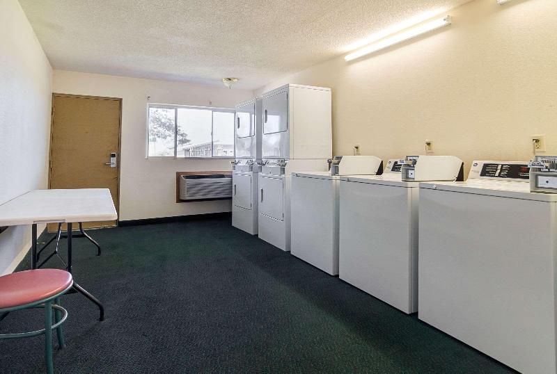 Econo Lodge Wakeeney - photo 5