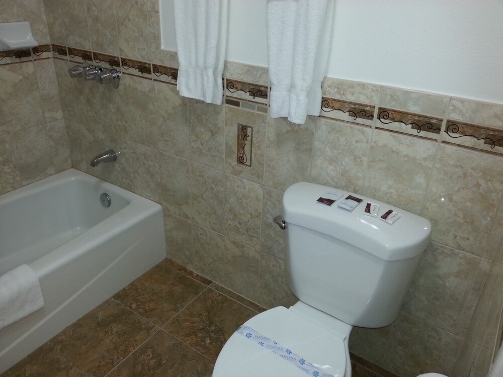 Flamingo Inn Long Beach - photo 33