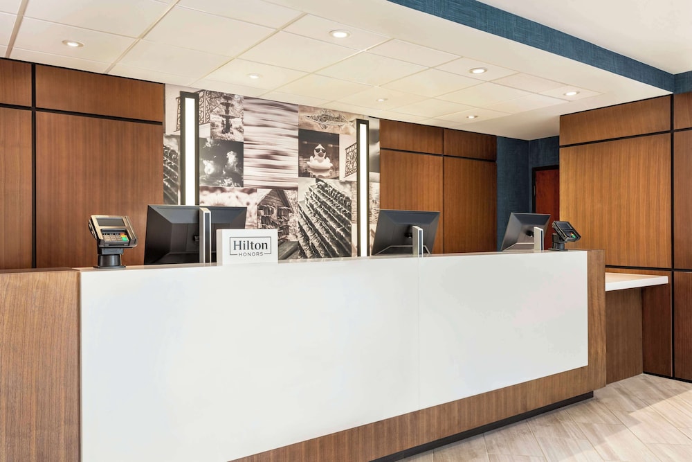 Embassy Suites by Hilton Kansas City Overland Park - photo 7