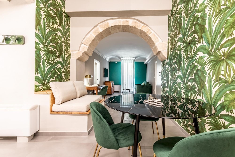 Ortigia s Queen in Syracuse — 4-Star Luxury Hotel in Siracusa, Italy