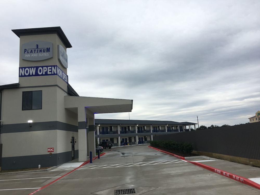 Platinum Inn and Suites - photo 13