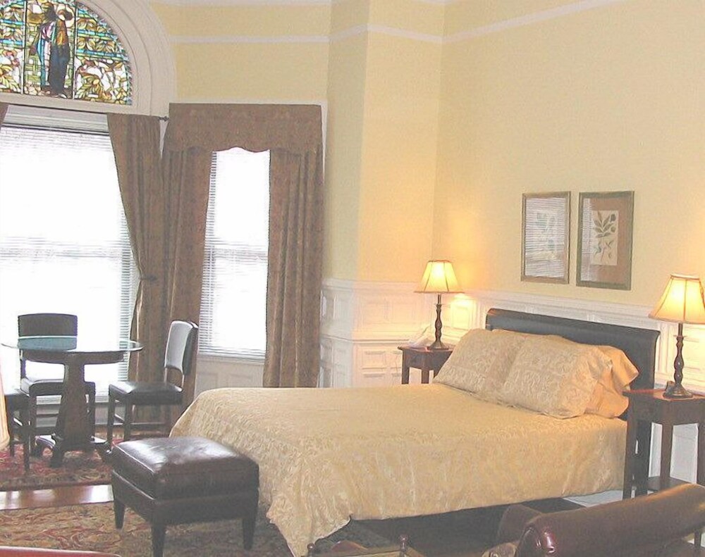 Back Bay Suites - photo 3
