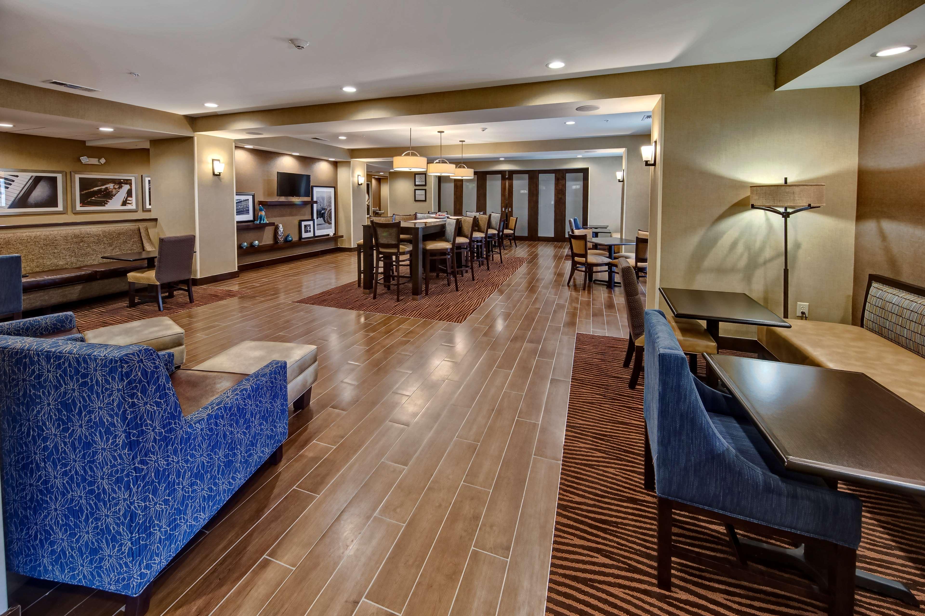 Hampton Inn Indianola - photo 6