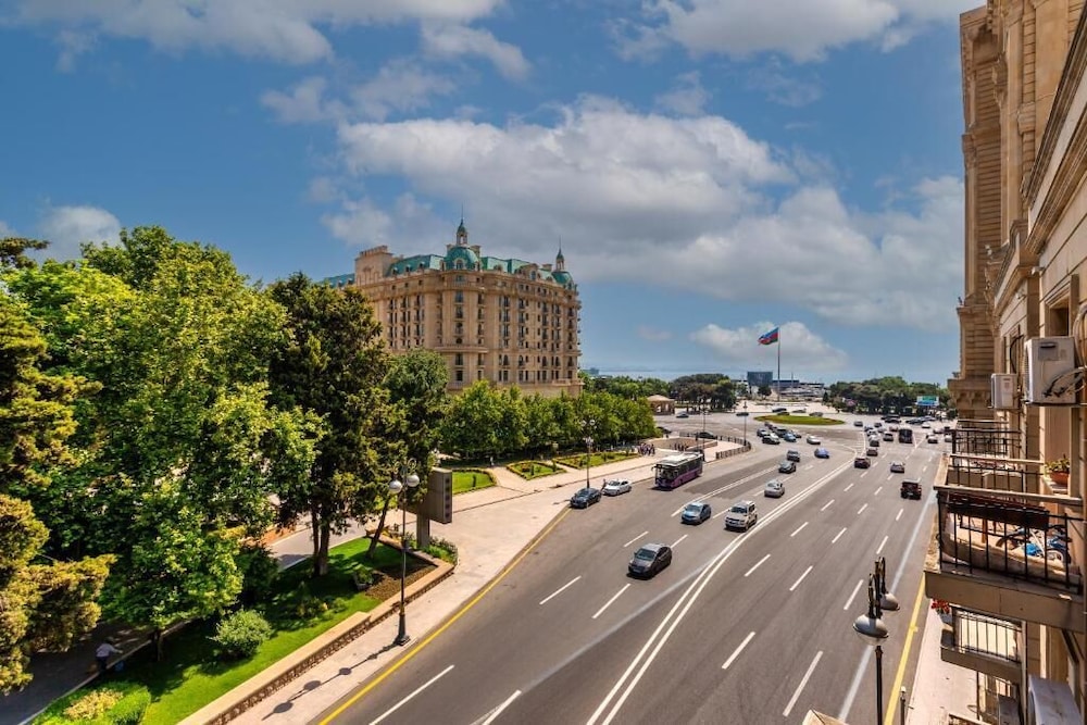 Formula Apartment Sea view & Balcony — 4-Star Luxury Hotel in Baku, Azerbaijan
