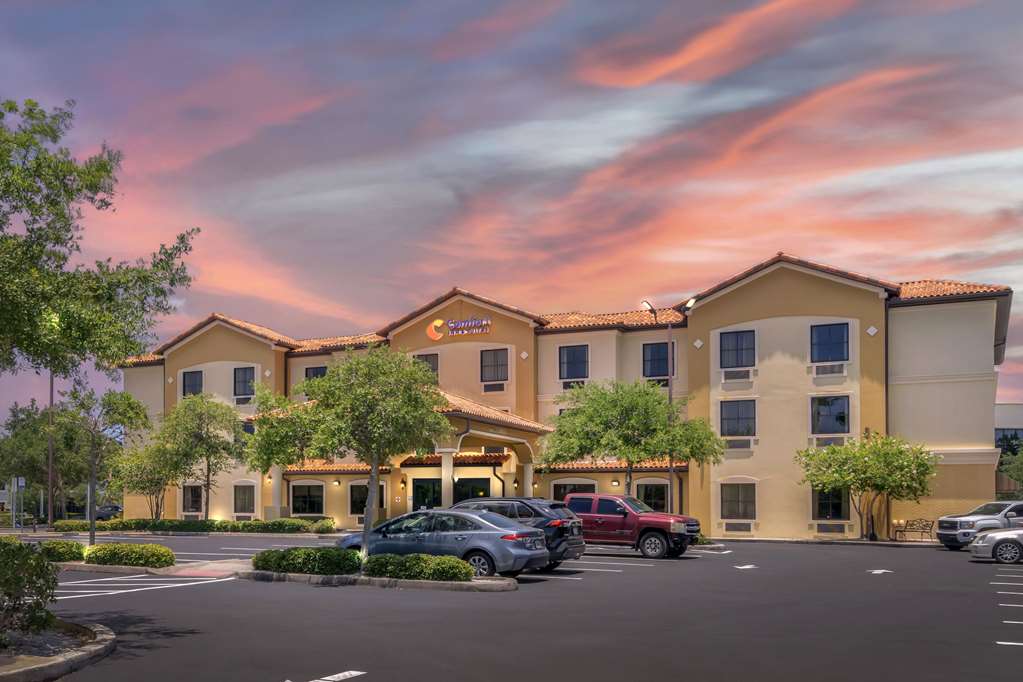 Comfort Inn & Suites Northeast Gateway - photo 3