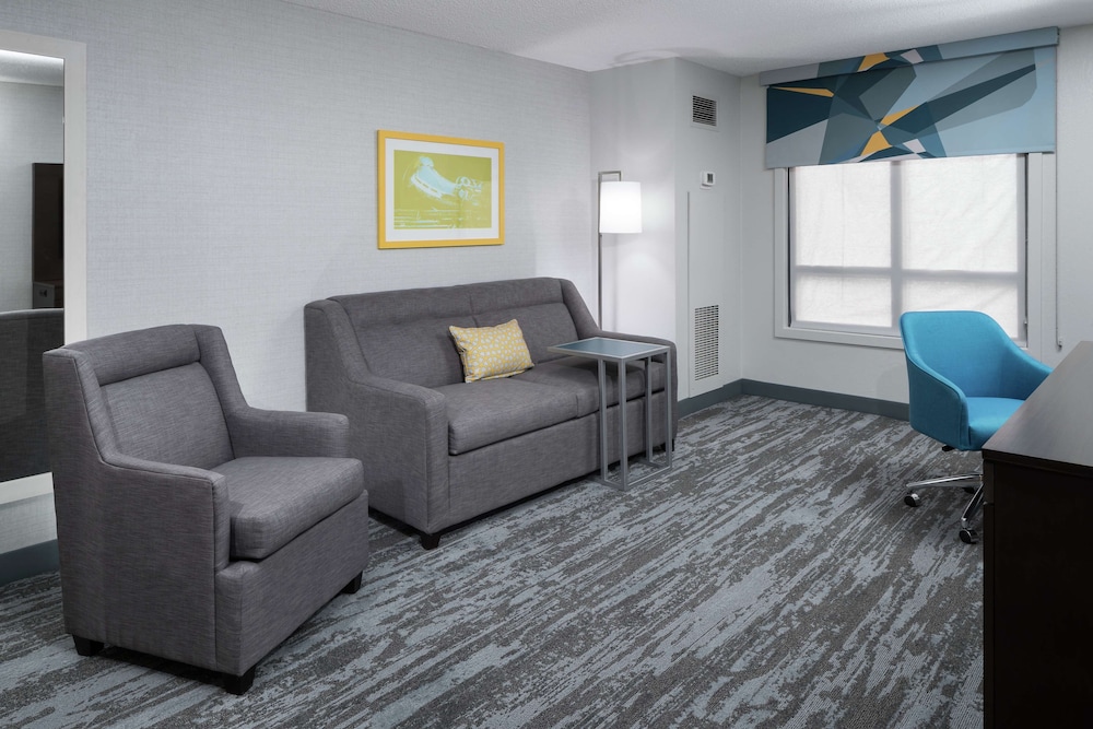 Hampton Inn & Suites Memphis Beale Street - photo 29