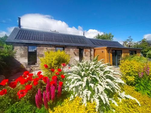 Braeside Cottage Adorable 2 Bedroom Eco Friendly Character Cottage — 4-Star Luxury Hotel in Pitlochry, United Kingdom