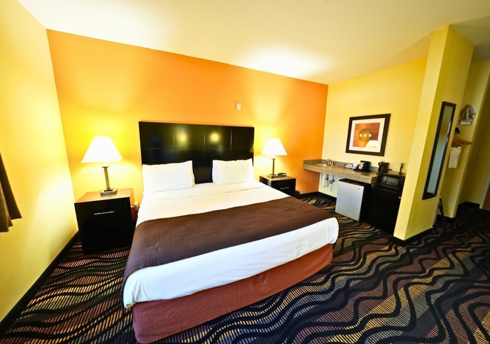 Rock Island Inn & Suites Streator IL - photo 15