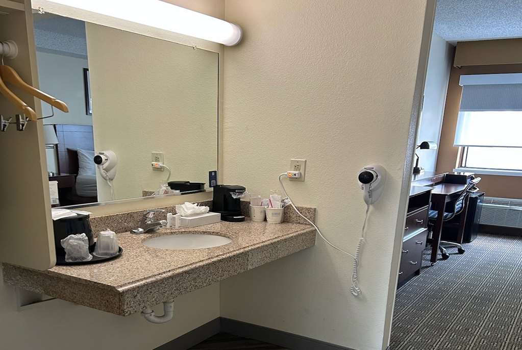 Baymont by Wyndham Orlando South - photo 28