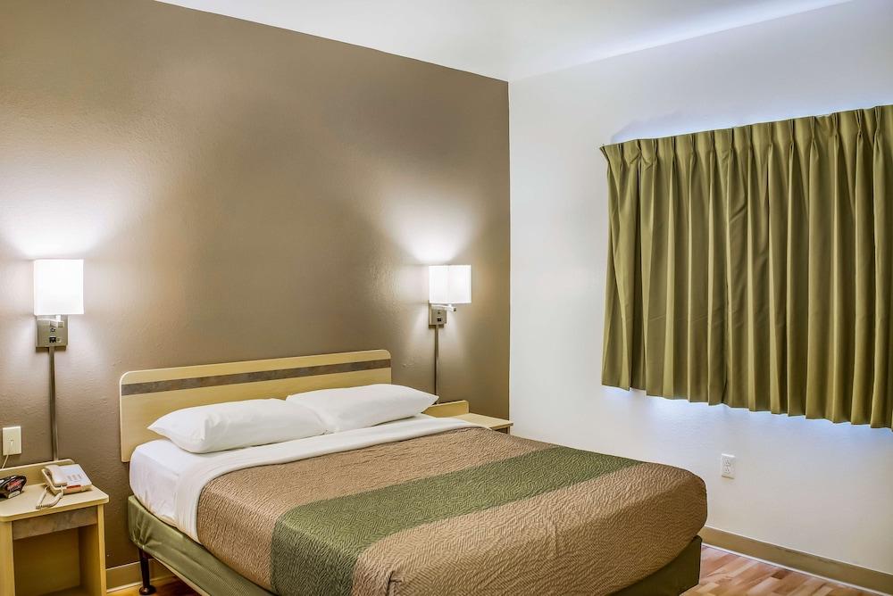 Quality Inn Fishers Indianapolis - photo 11