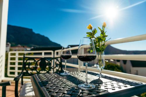 Stunning Cape Town Table Mountain and Harbor View — 4-Star Luxury Hotel in Cape Town, South Africa
