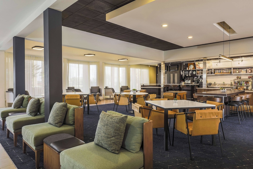 Courtyard by Marriott Tucson Airport - photo 4