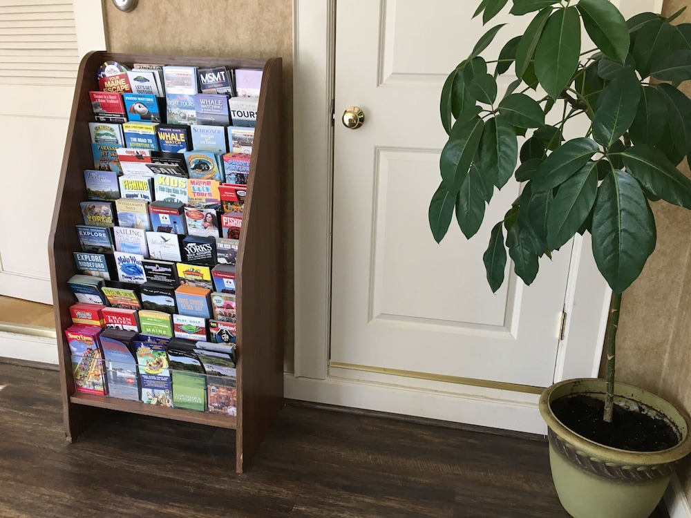 Kennebunk Gallery Motel & Cottages - photo 3