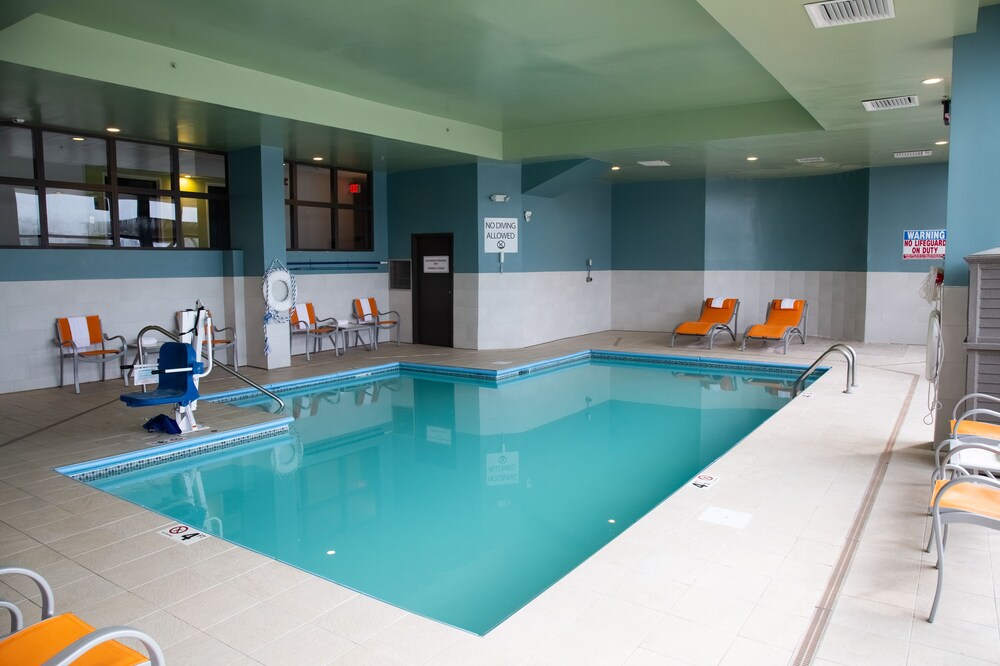 Holiday Inn Express & Suites Central Omaha by IHG - photo 18