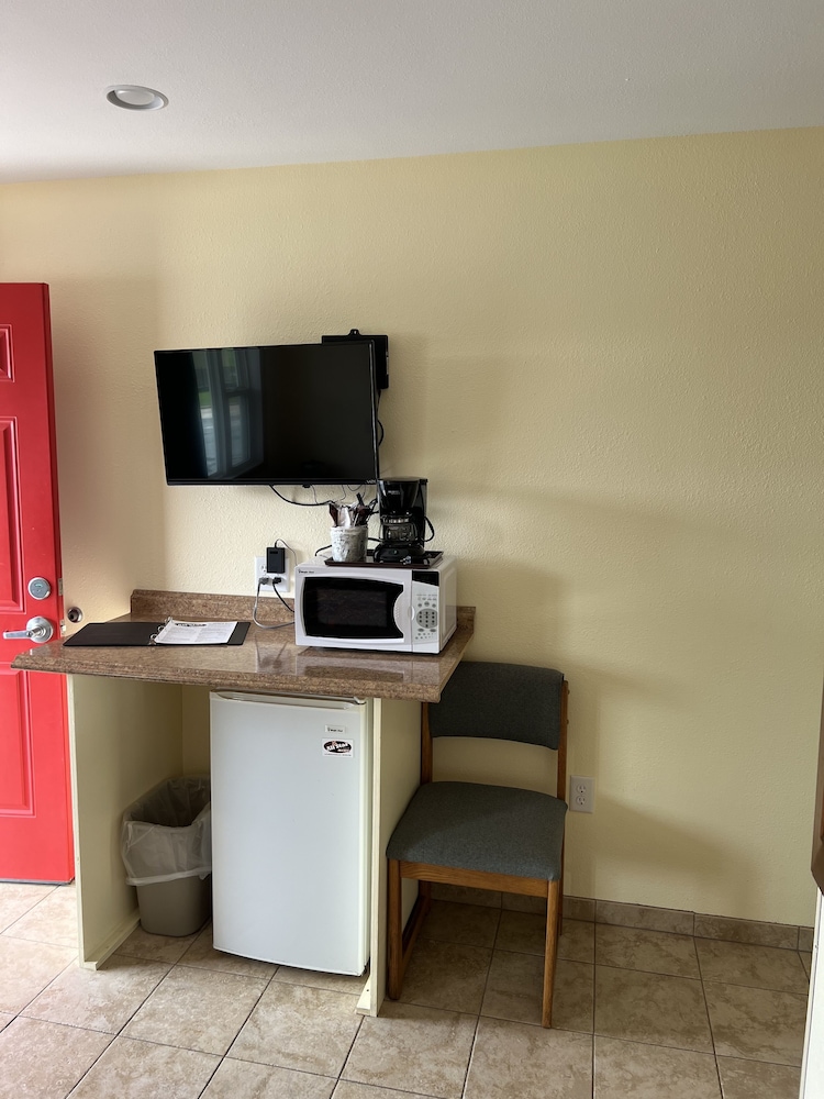 All Star Inn & Suites - photo 27