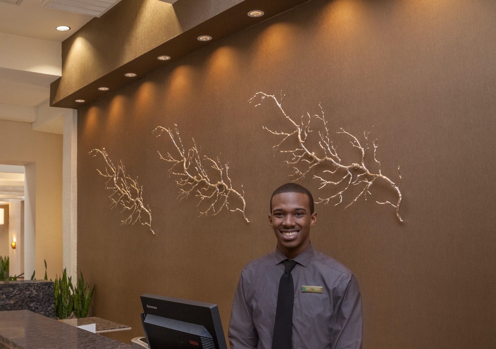 Embassy Suites Hotel Baton Rouge - photo 6