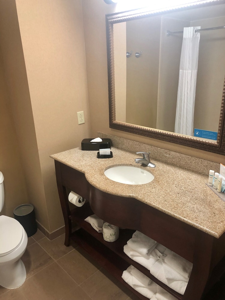 Hampton Inn & Suites Norfolk Airport - photo 25