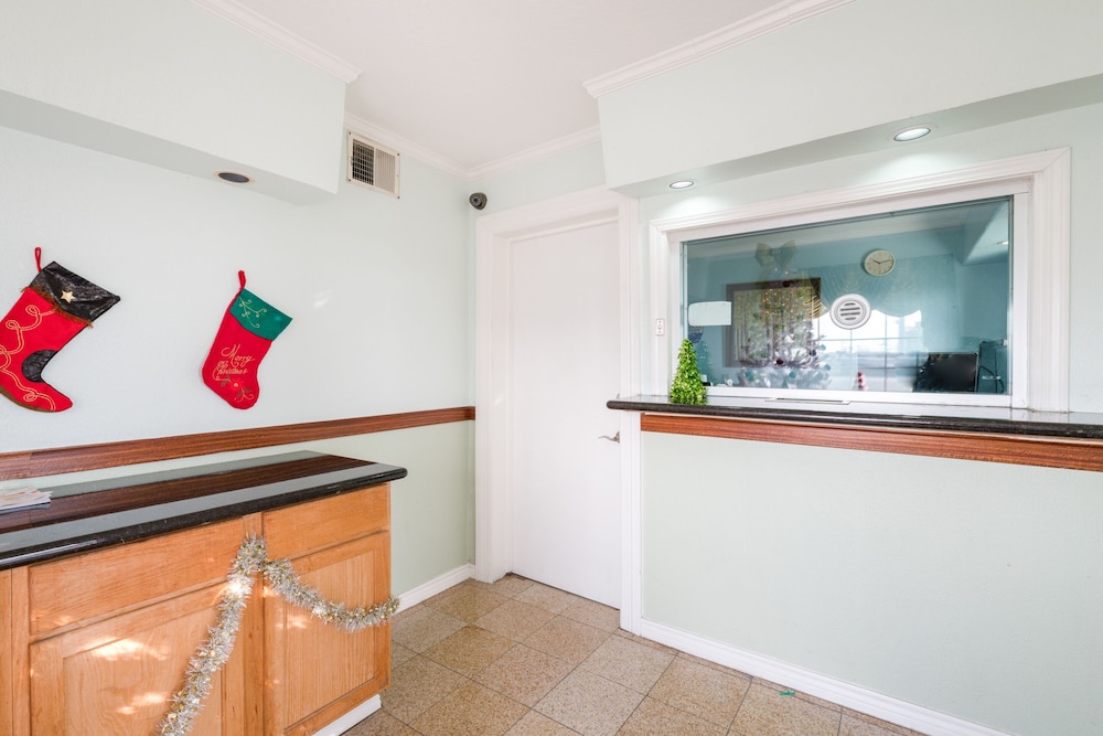 OYO Hotel Channelview I 10 - photo 4