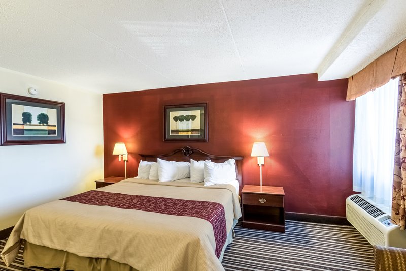 Red Roof Inn & Suites Terre Haute - photo 33