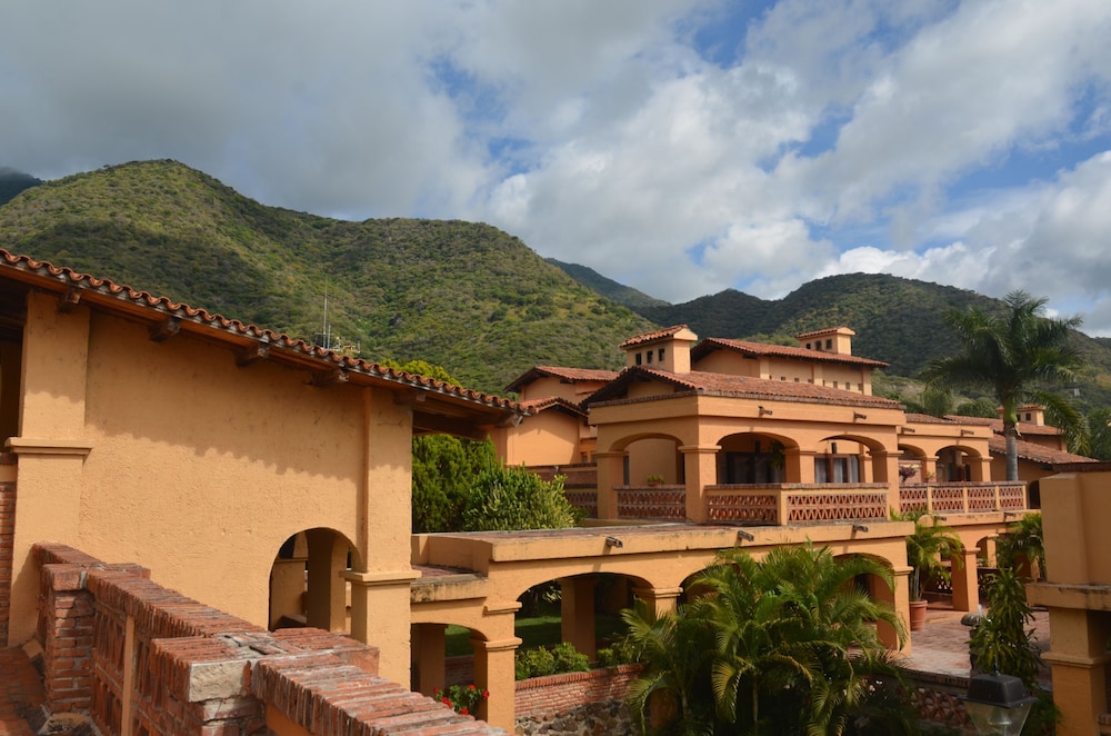 Hotel Danza del Sol - carbon neutral hotel in Ajijic