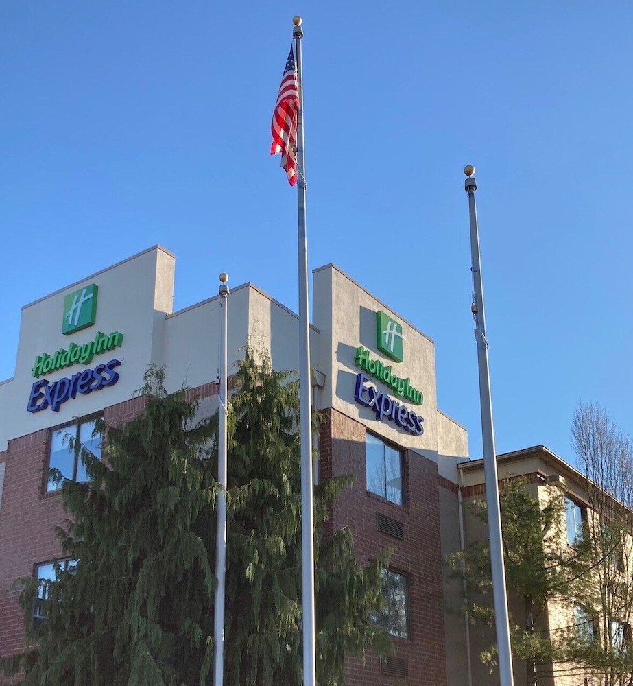 Holiday Inn Express Akron NW Fairlawn - photo 3