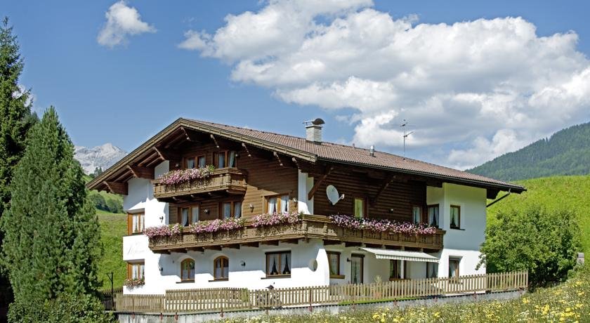 Garni Stefanie — See