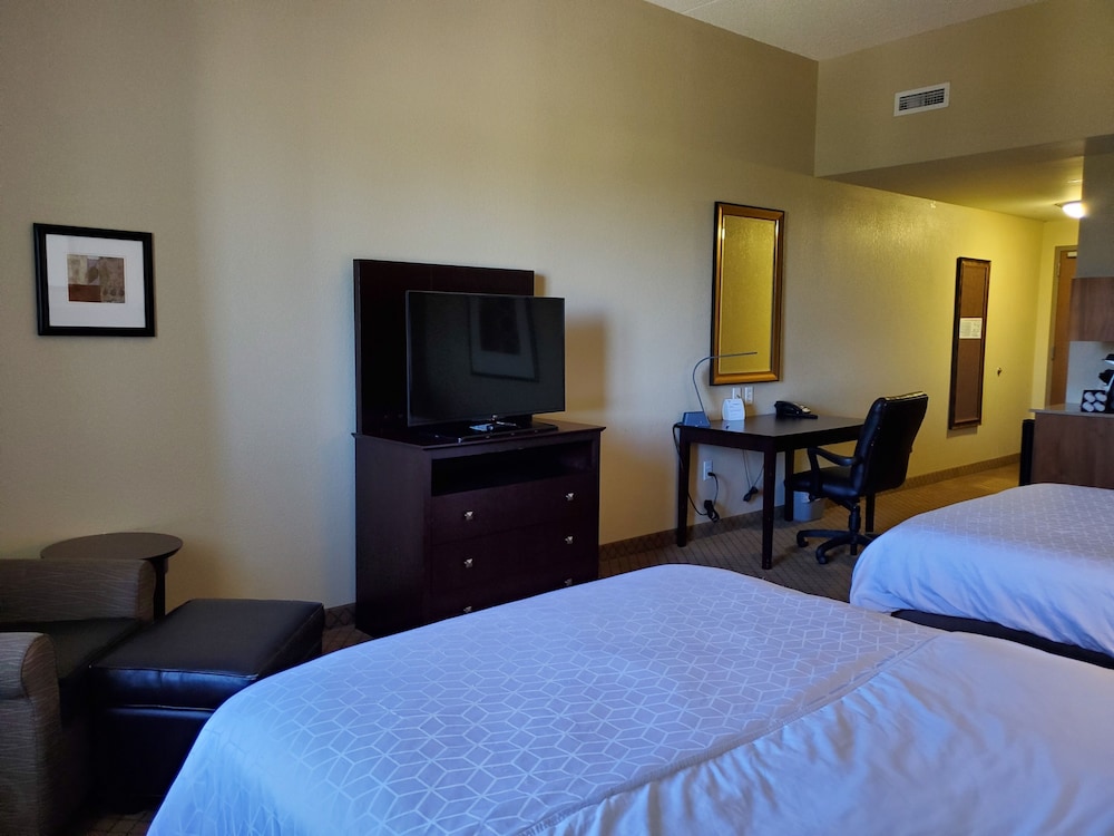 Holiday Inn Express Hotel and Suites Mankato East by IHG - photo 20