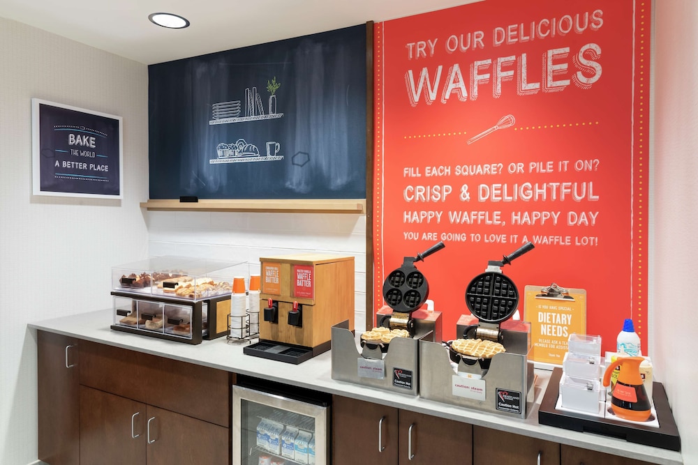Hampton Inn & Suites Marshalltown - photo 41