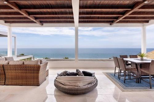 Modern Boutique Condo Ocean Views Great Location — 4-Star Luxury Hotel in El Pescadero, Mexico